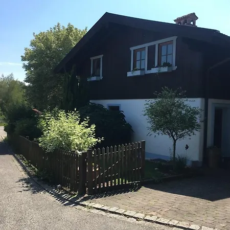 Woulli Ferienhaus *
