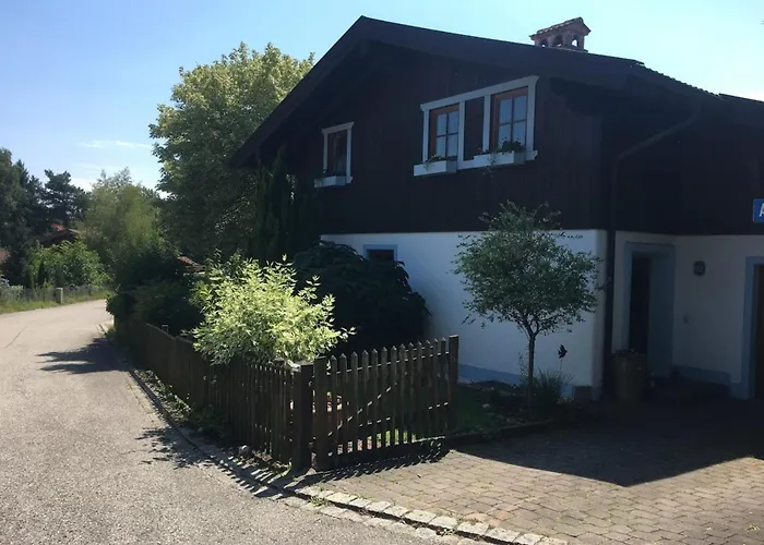 Woulli Ferienhaus *